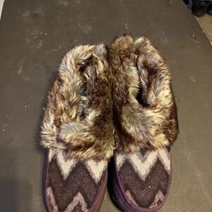 Cozy Faux Fur Zigzag Women's Slippers